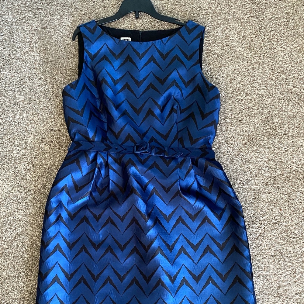 Anne Klein, Size 10, Belted Dress, Zipper in the back